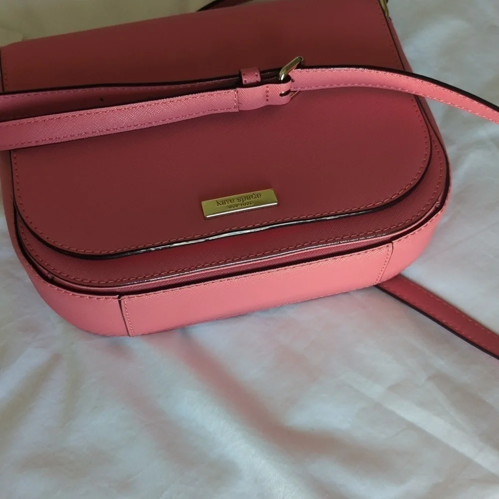 Kate Spade Pink Small Crossbody bag. - Picture 4 of 10
